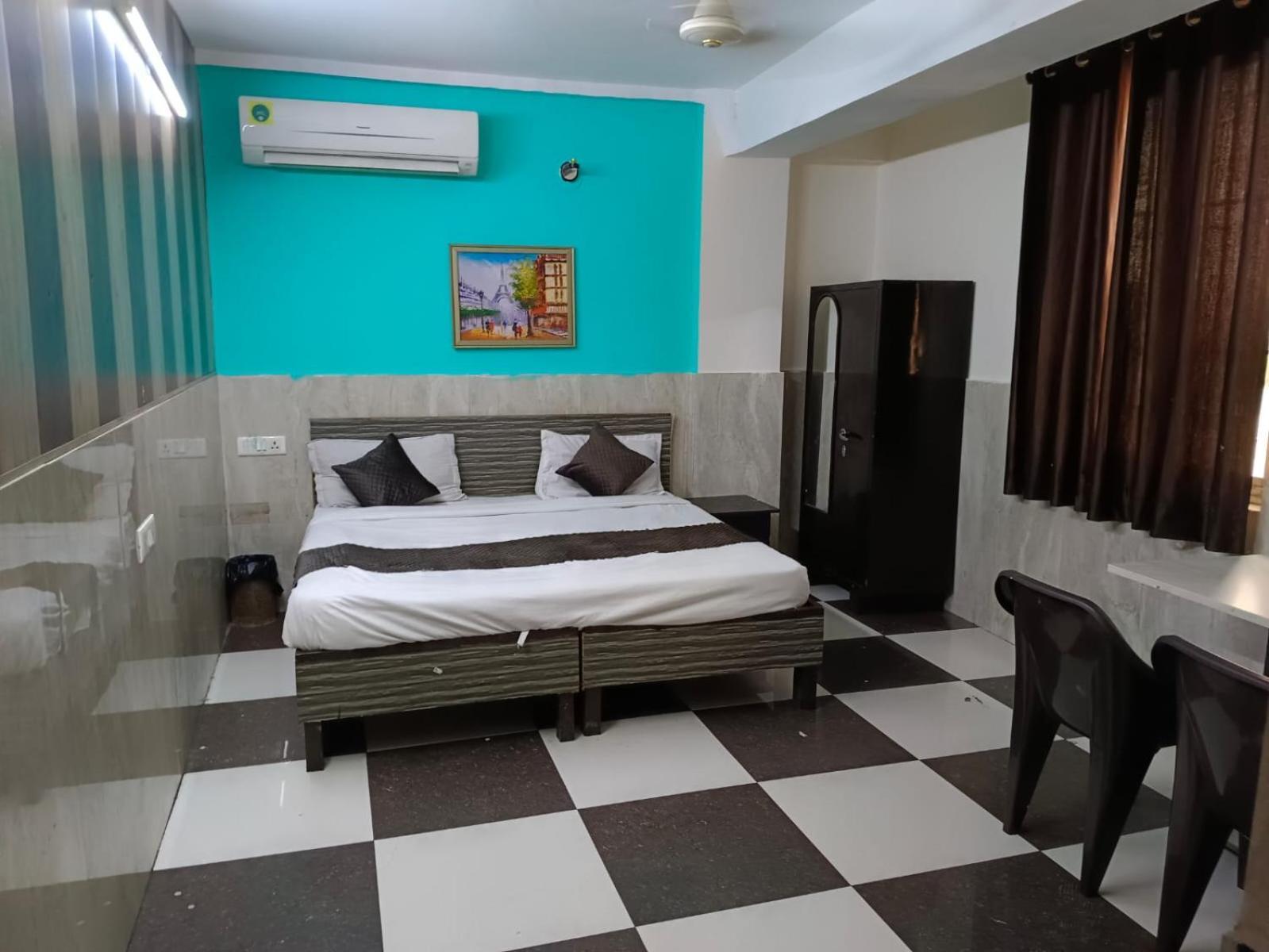The Glory Hotel
