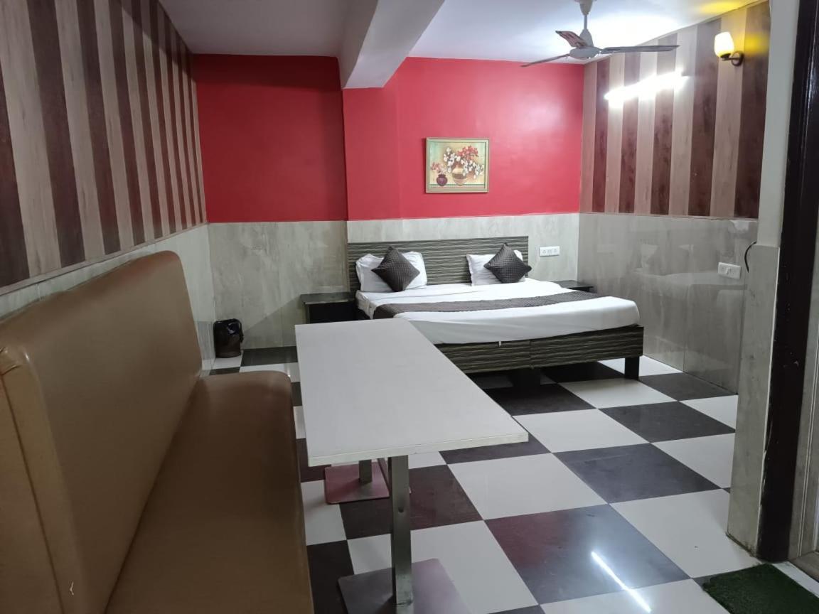 The Glory Hotel New Delhi
